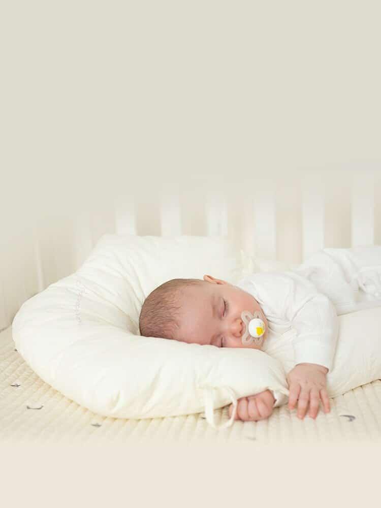 Coussin pour oreiller de bébé pour mini berceau ou nacelle - Jyoko